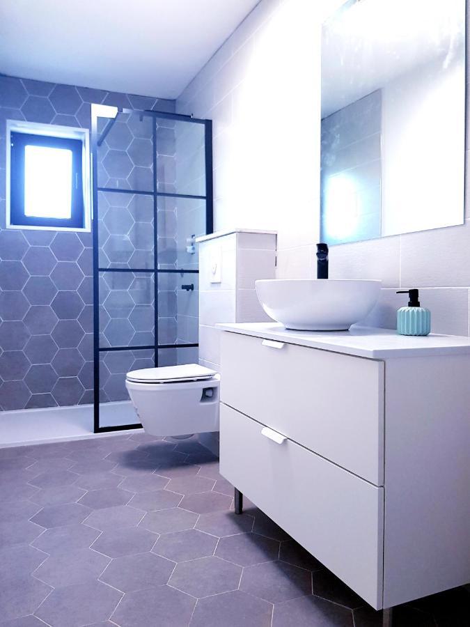 Apartment Sea View Ровин Екстериор снимка